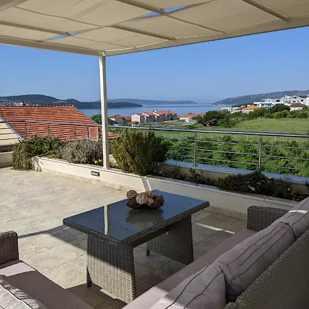 Modern Design With Pool And Beautiful Sea View Τρογκίρ